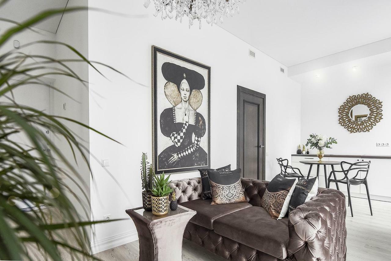 Апарт отель Four Luxury Flats Каунас Экстерьер фото