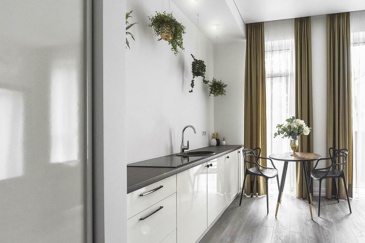Апарт отель Four Luxury Flats Каунас Экстерьер фото